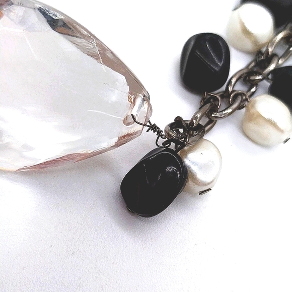 NEW CHICO'S Faux Stone / Pearl Statement Pendant Necklace - Picture 4 of 5